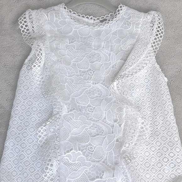 NWT WHBM RUFFLE AND LACE SLEEVELESS TOP - Size 4 - Picture 5 of 9